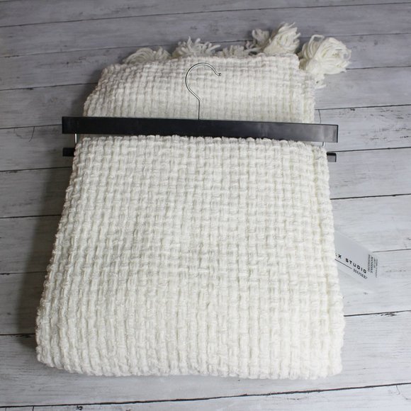 Max Studio Other - Max Studio Woven Throw Blanket 50" x 60" Off White Chenille Tassels